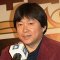 女撑大肚子